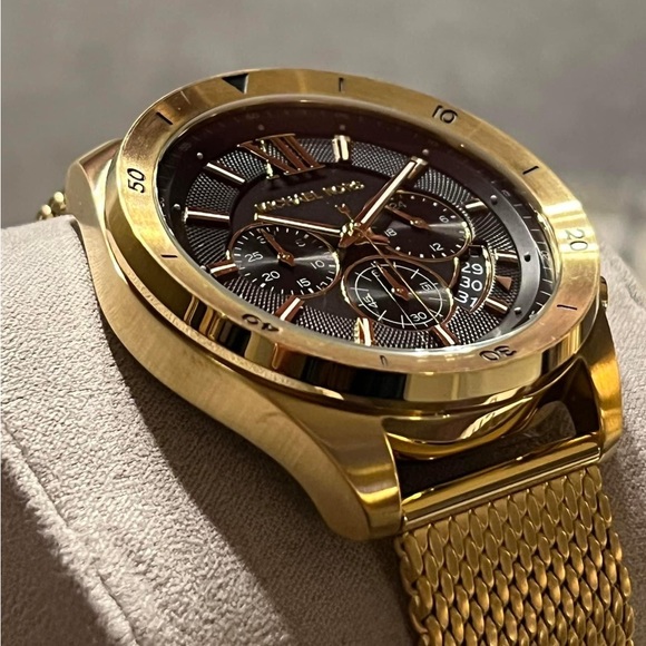 Kors Men’s Oversized Brecken Gold-Tone Mesh Watch
Case Size: 45mm - Picture 3 of 10